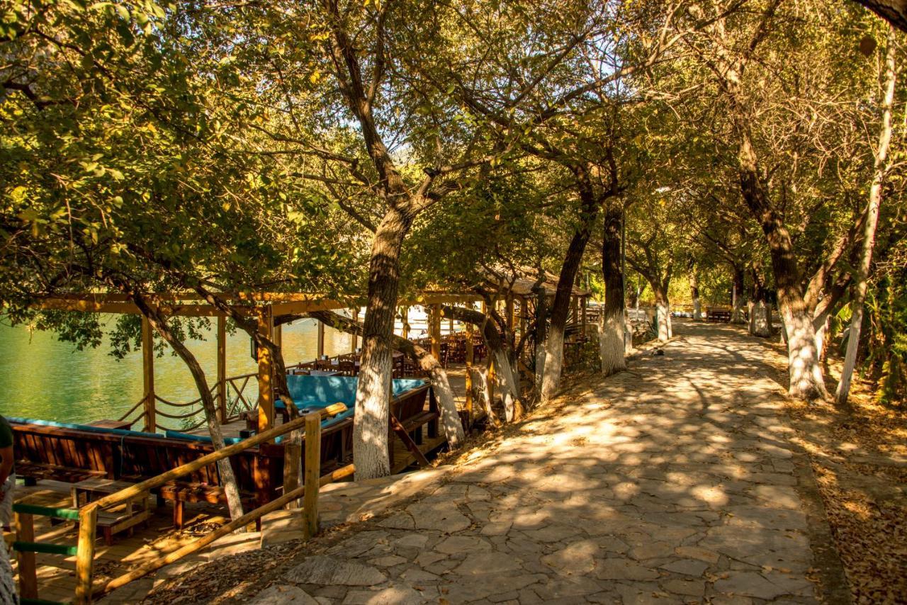 Riverside Отель