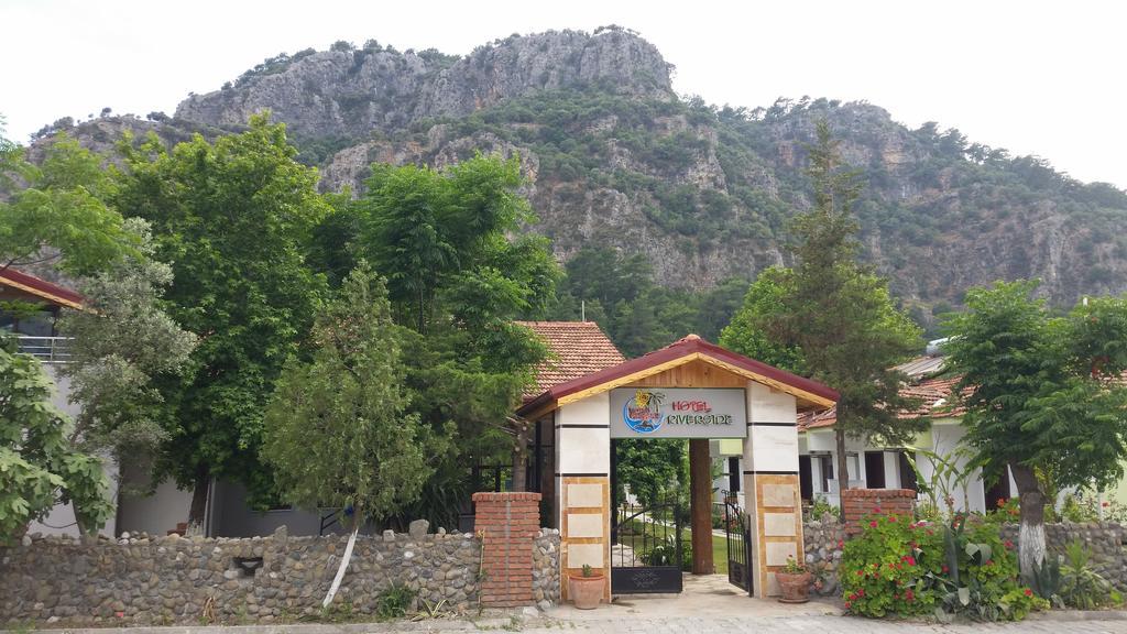 Отель Riverside 2*