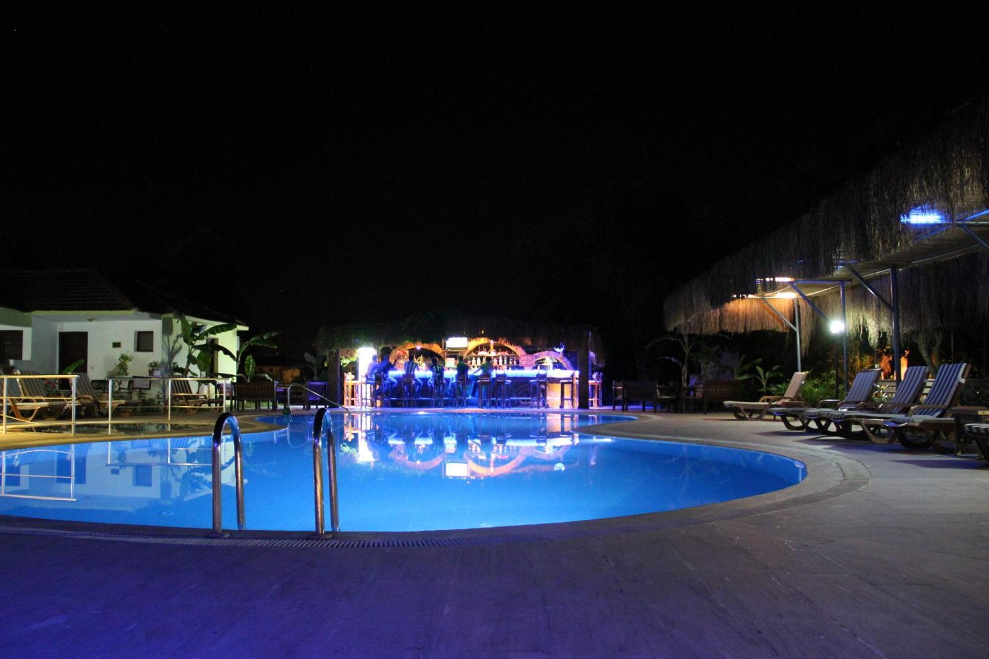 Отель Riverside 2*